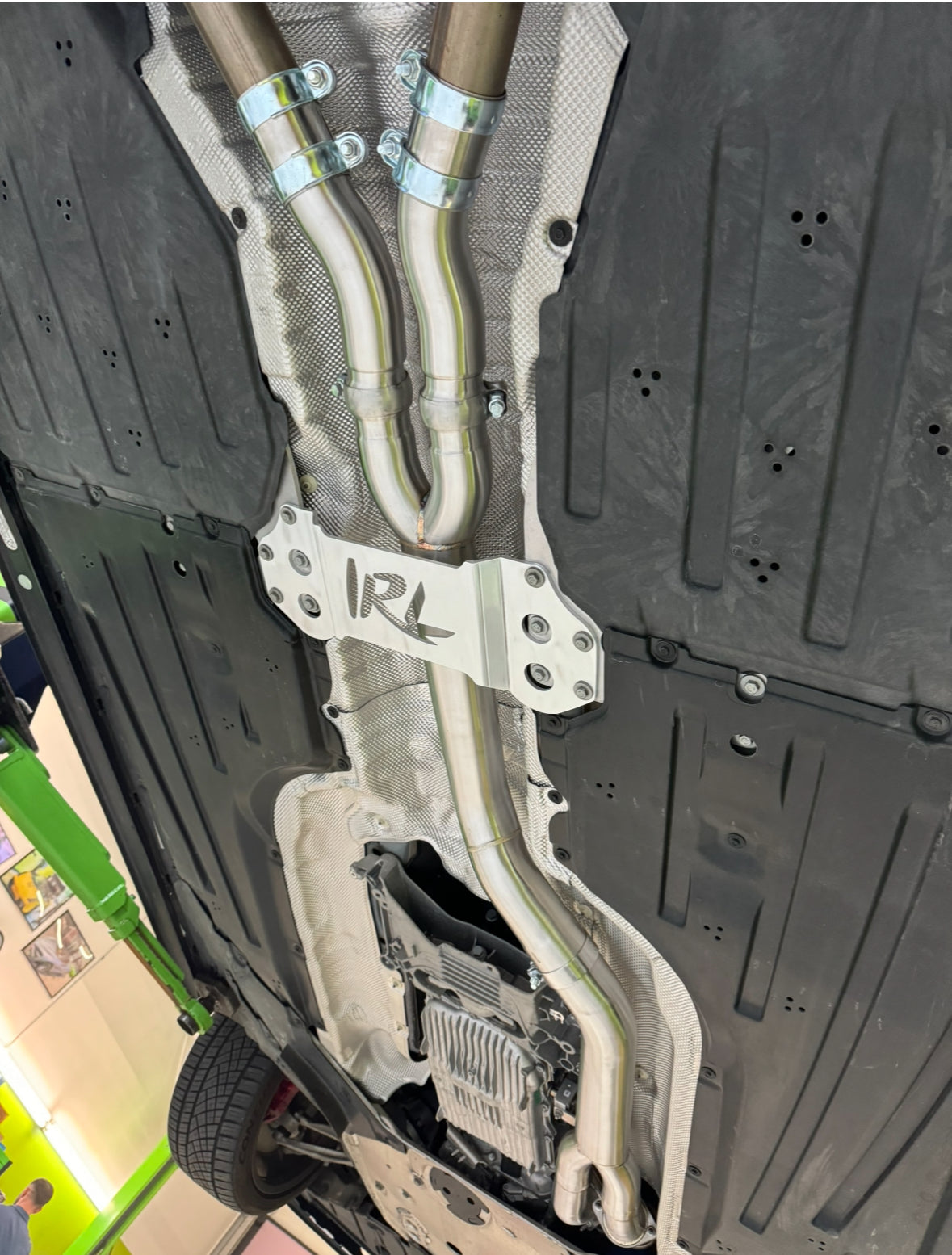IRL V2 G80 G81 G82 G83 Midpipe ( Brace Included )