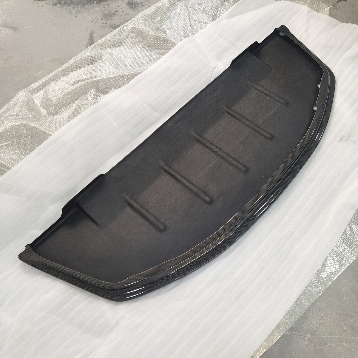 Style Carbon Fiber Front Bumper Lip Splitter Valance for Nissan Skyline GT R R32 & Nissan Skyline R32 GTS